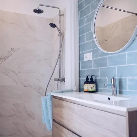 Kiri Escapes 알하우린엘그란데