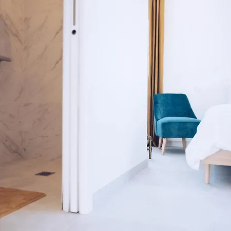 Kiri Escapes 아파트 알하우린엘그란데